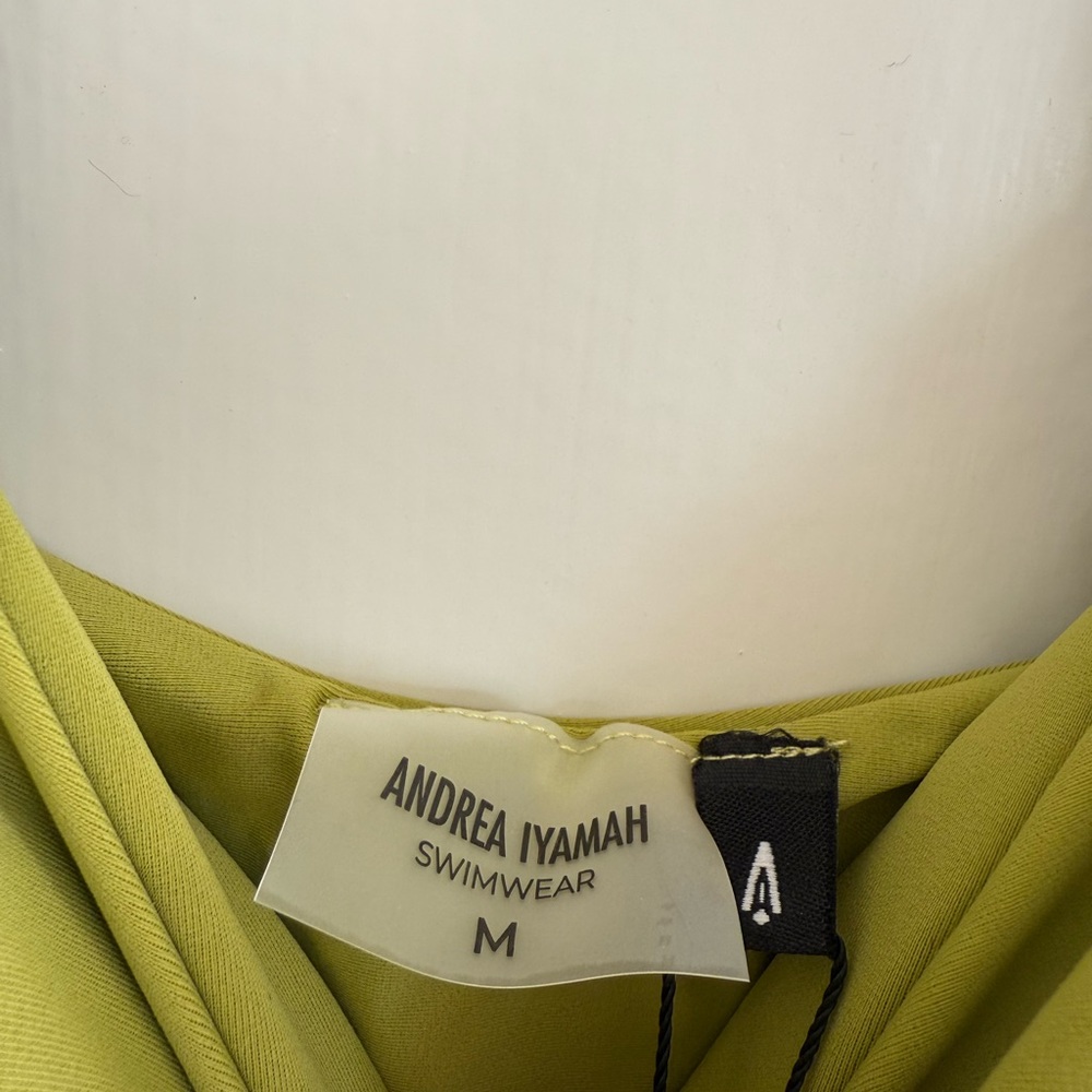 One-piece wasabi swimsuit - Picture 6 of 7